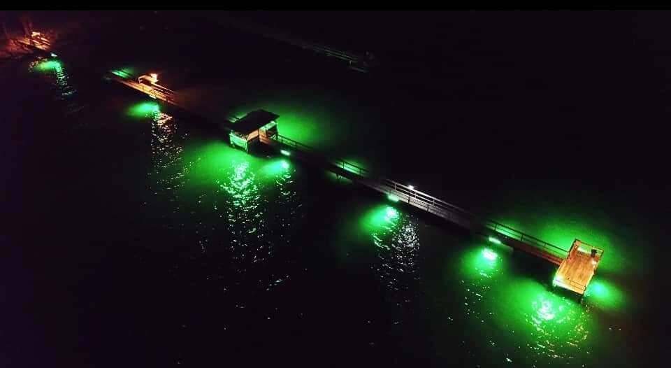 green dock light